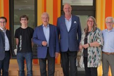 Neue Krippe in Erlangen mit Innenminister Joachim Herrmann feierlich eröffnet